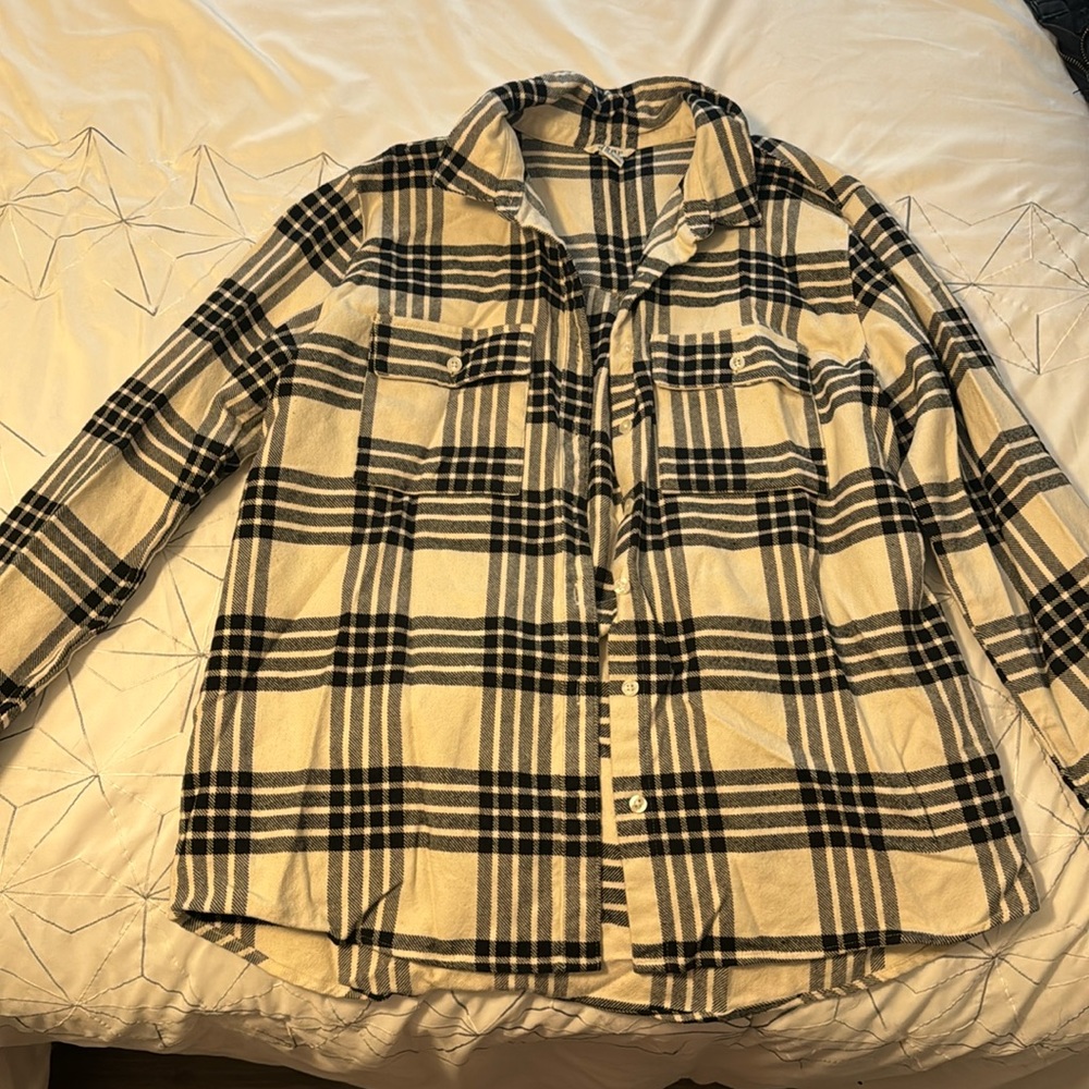 Super cute thick black and white plaid